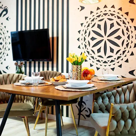 Wonder - Lesny Dom Z Balkonami, Niedaleko Centrum, W Cichej Okolicy Lägenhet