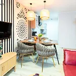 Wonder - Leśny Dom Z Balkonami, Niedaleko Centrum, W Cichej Okolicy Apartament