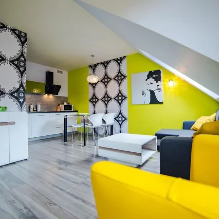 Wonder - Leśny Dom Z Balkonami, Niedaleko Centrum, W Cichej Okolicy Apartament